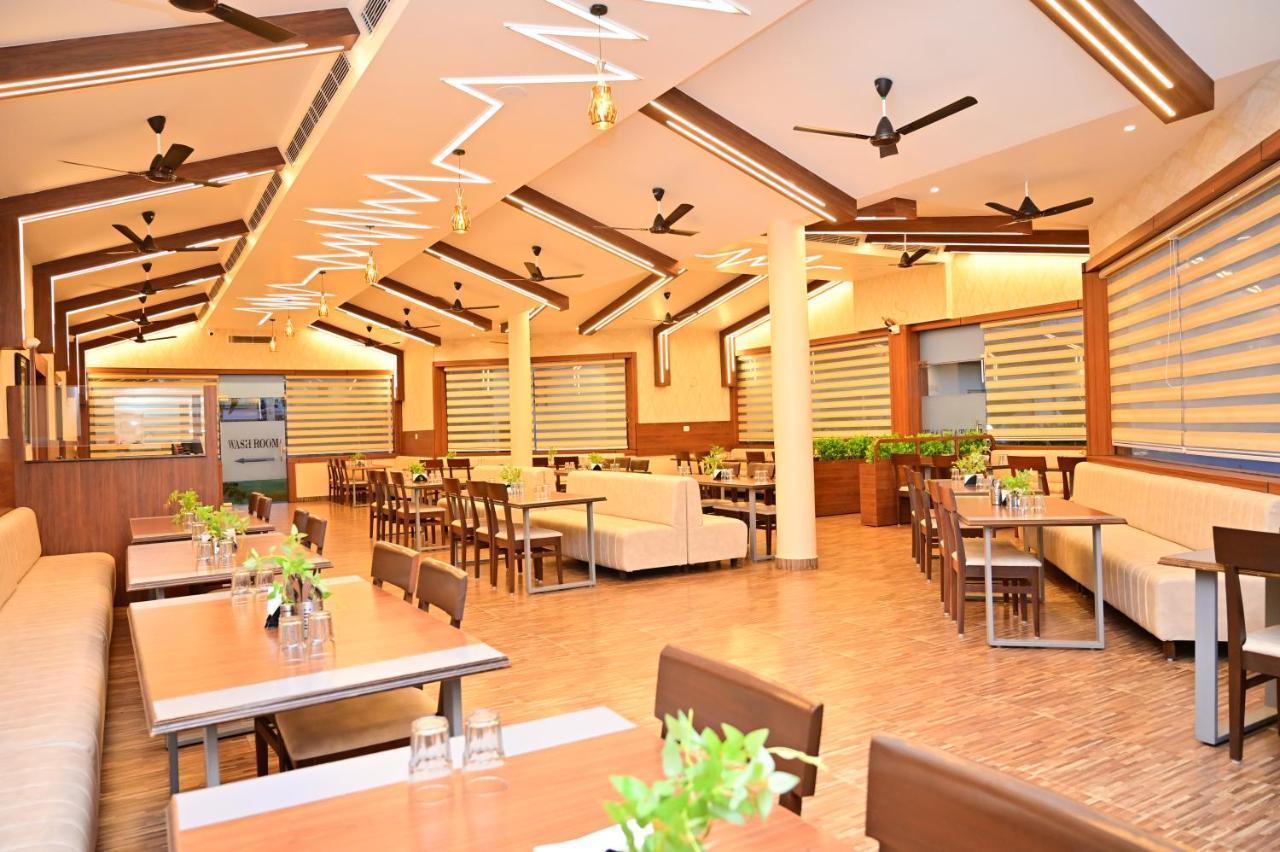 Hotel Panchsheel Ayodhya Buitenkant foto