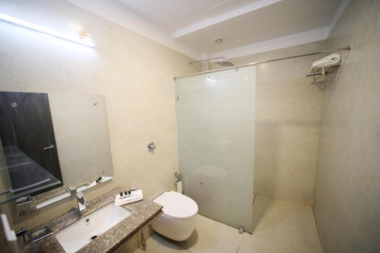 Hotel Panchsheel Ayodhya Buitenkant foto