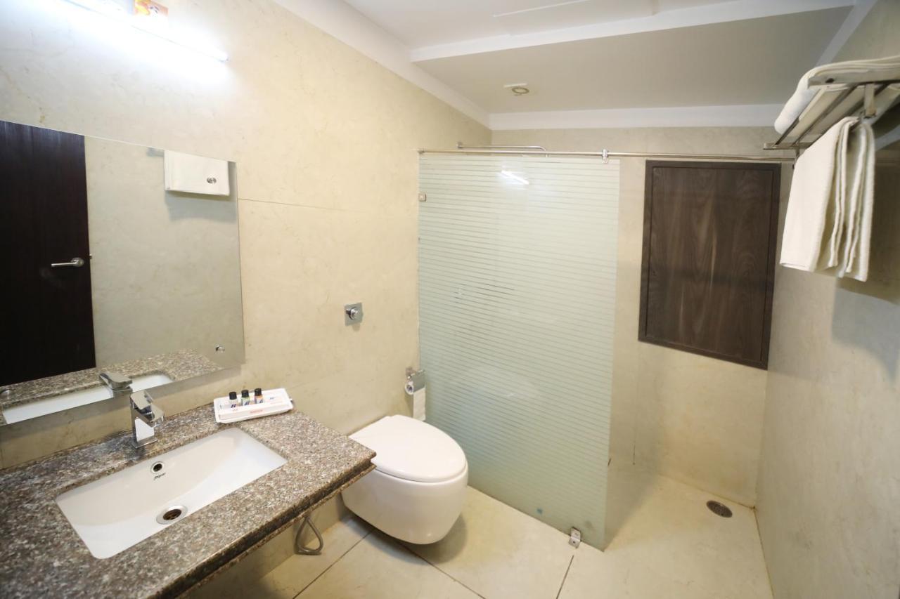 Hotel Panchsheel Ayodhya Buitenkant foto