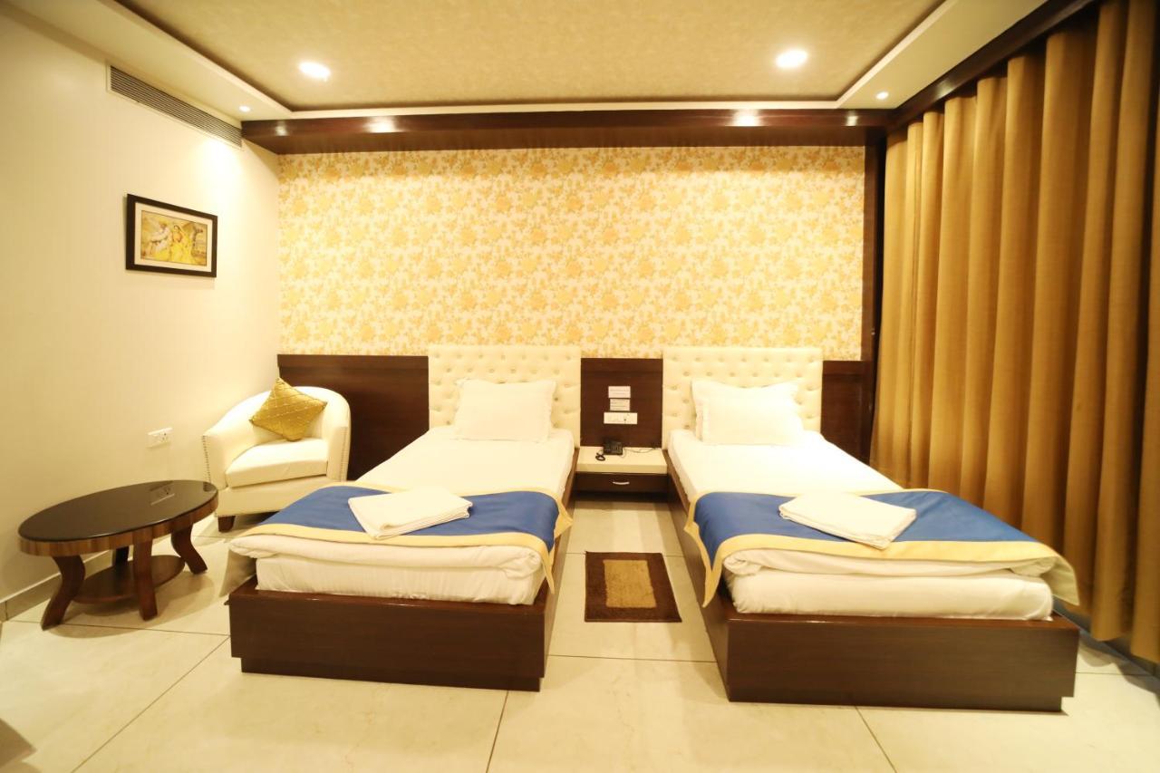 Hotel Panchsheel Ayodhya Buitenkant foto