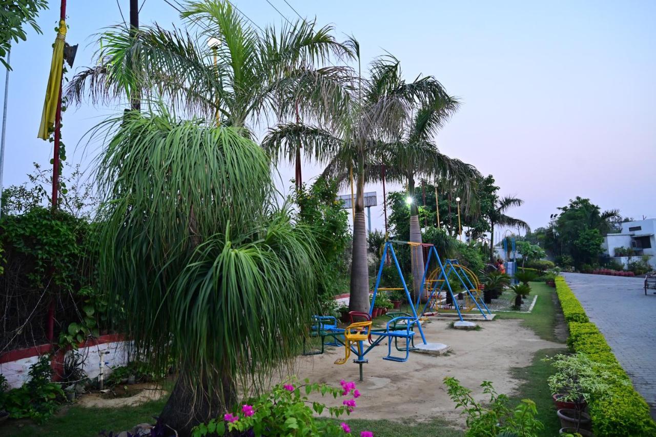 Hotel Panchsheel Ayodhya Buitenkant foto